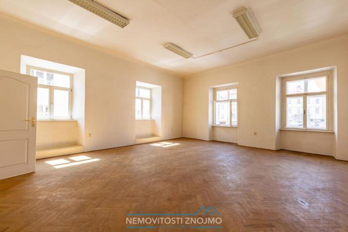 Prodej činžovního domu, Znojmo, Horní náměstí, 663 m2