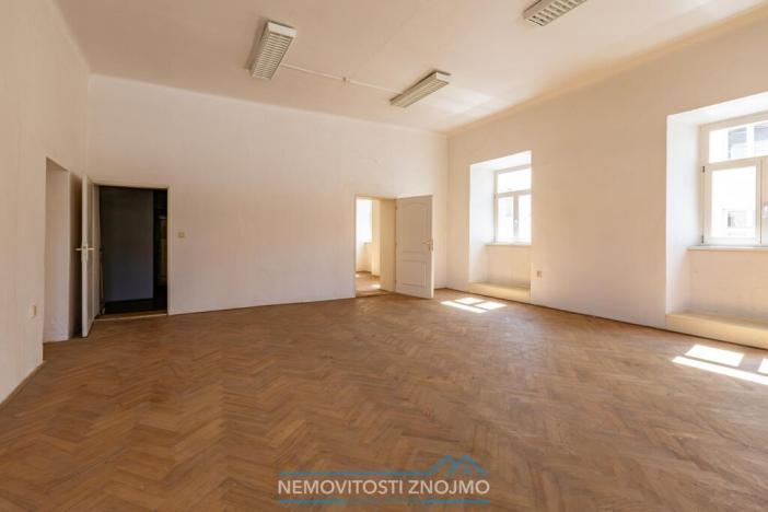 Prodej činžovního domu, Znojmo, Horní náměstí, 663 m2