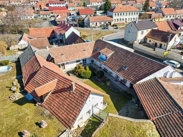Prodej vícegeneračního domu, Nová Ves, 212 m2