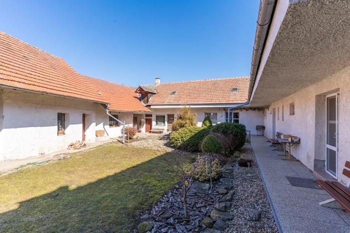 Prodej vícegeneračního domu, Nová Ves, 212 m2