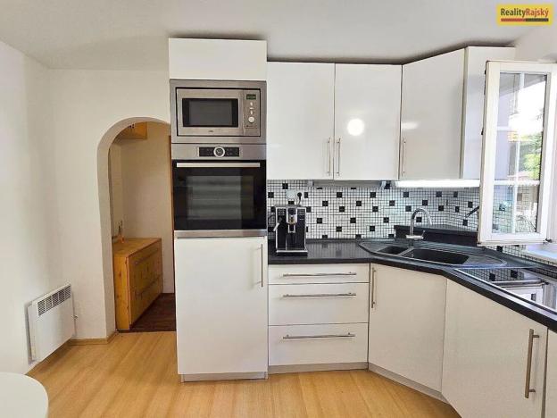 Prodej bytu 3+1, Dobříš, Mírové náměstí, 59 m2