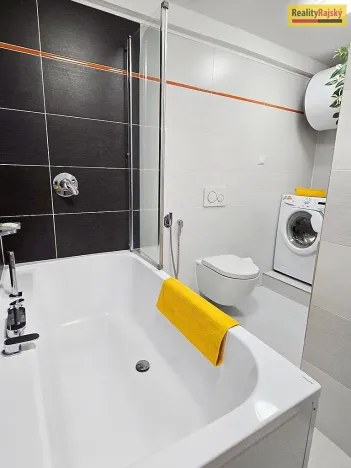 Prodej bytu 3+1, Dobříš, Mírové náměstí, 59 m2