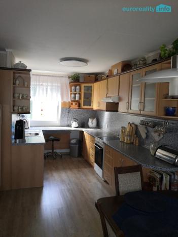 Prodej rodinného domu, Bochov, Lipová, 200 m2