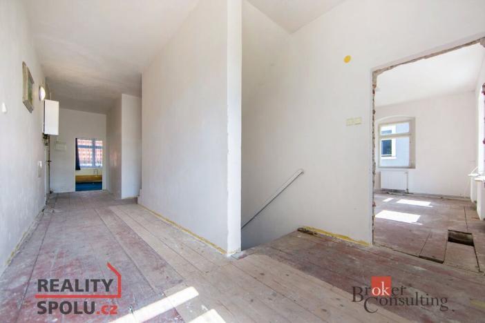 Prodej ubytování, Kovářská, nám. J. Švermy, 520 m2