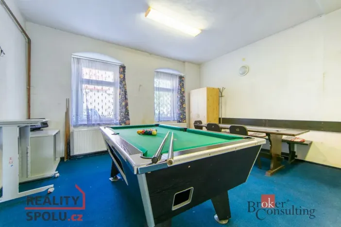 Prodej ubytování, Kovářská, nám. J. Švermy, 520 m2