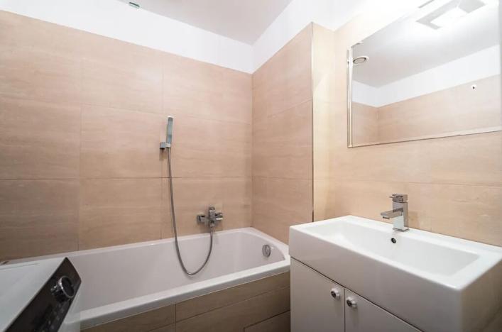 Prodej bytu 3+kk, Praha, Mezitraťová, 65 m2