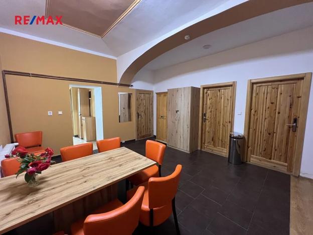 Prodej ubytování, Lázně Bohdaneč, Langrova, 225 m2