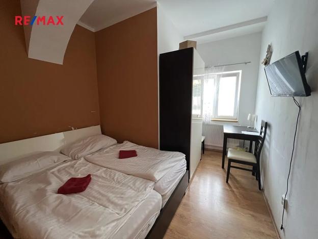 Prodej ubytování, Lázně Bohdaneč, Langrova, 225 m2