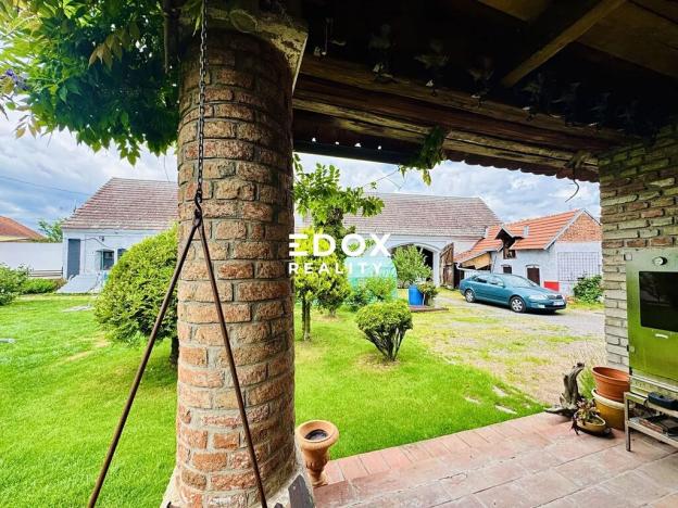 Prodej rodinného domu, Chrást, 280 m2