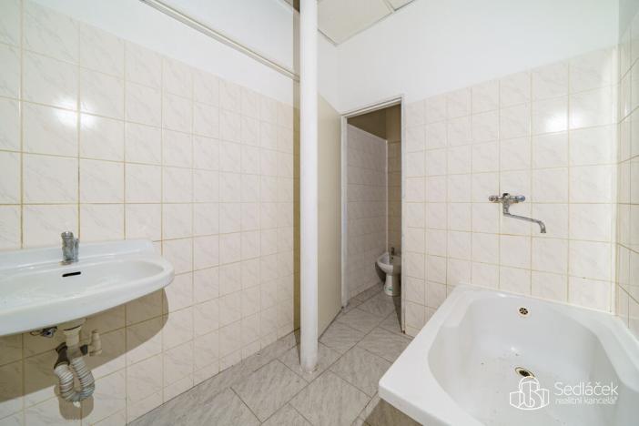 Prodej komerční nemovitosti, Sokolov, Závodu míru, 340 m2