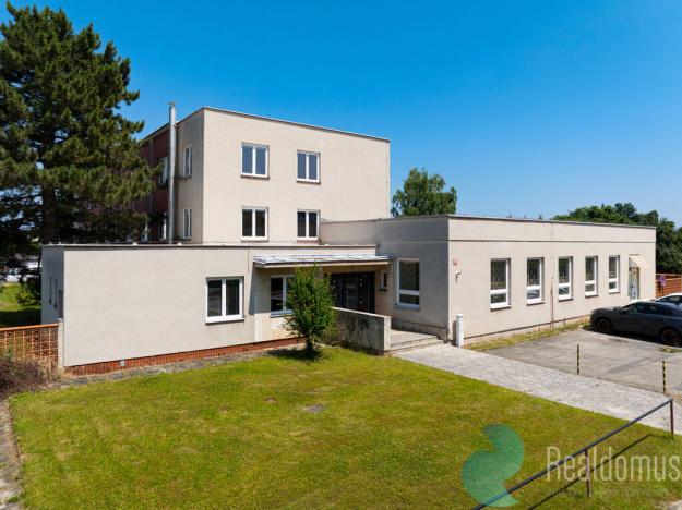 Pronájem kanceláře, České Budějovice, Školní, 610 m2