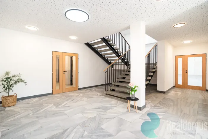 Pronájem kanceláře, České Budějovice, Školní, 610 m2