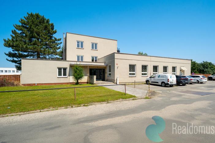 Pronájem kanceláře, České Budějovice, Školní, 1260 m2