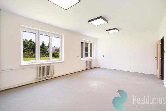 Pronájem kanceláře, České Budějovice, Školní, 1260 m2