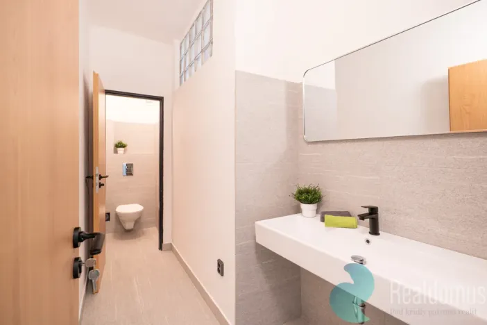 Prodej kanceláře, České Budějovice, Školní, 1260 m2