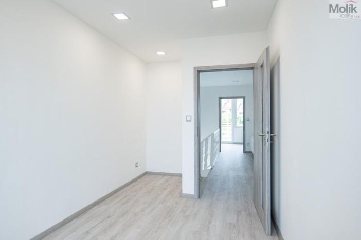 Prodej rodinného domu, Radonice, 152 m2