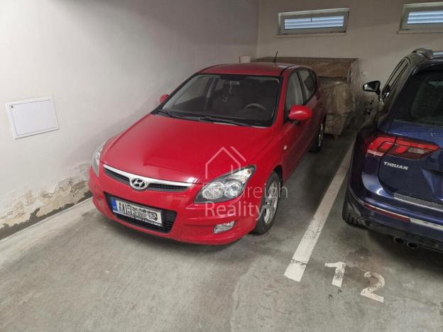 Prodej garážového stání, Hradec Králové - Nový Hradec Králové, Rybova, 10 m2