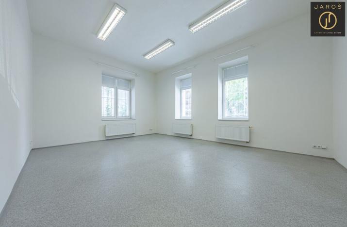 Pronájem kanceláře, Kladno, Huťská, 449 m2