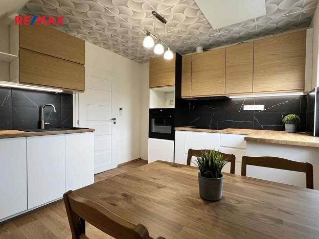 Pronájem bytu 4+1, Lesní Hluboké, 73 m2