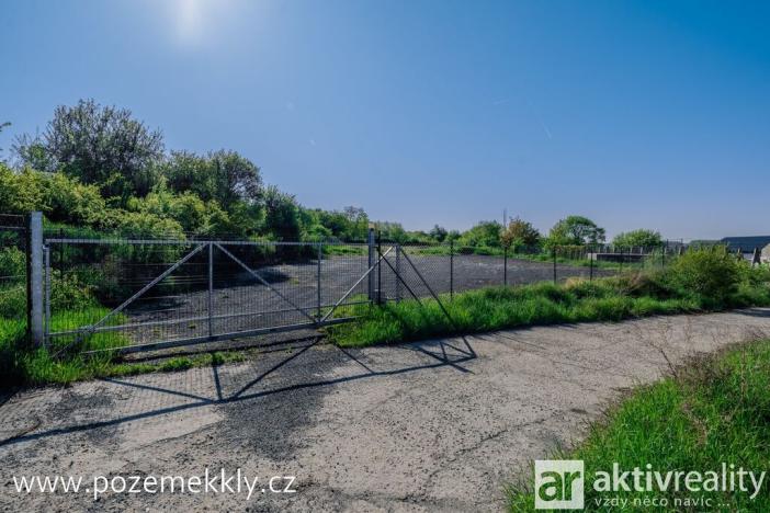 Prodej komerčního pozemku, Kly - Záboří, 2639 m2