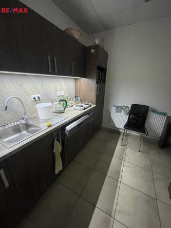 Prodej výrobních prostor, Zlín, 729 m2