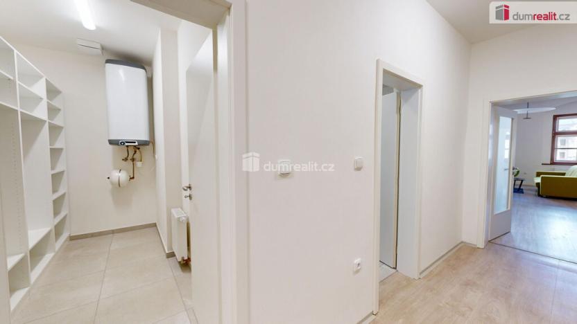 Pronájem bytu 2+kk, Opava - Město, Dolní náměstí, 95 m2