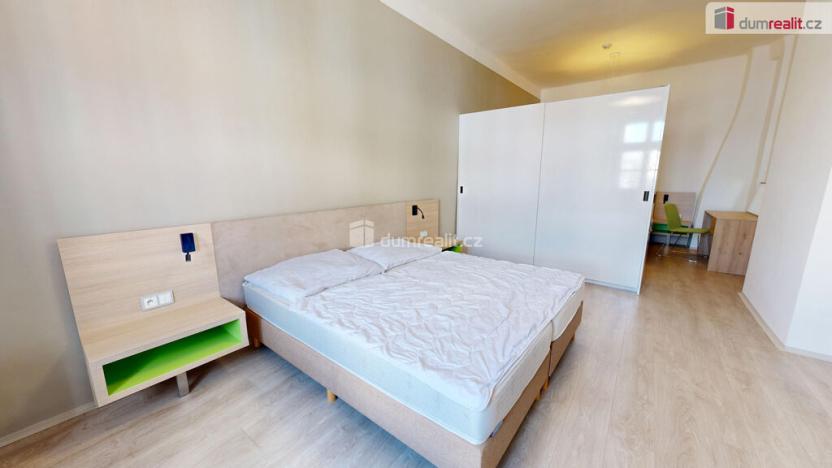 Pronájem bytu 2+kk, Opava - Město, Dolní náměstí, 95 m2