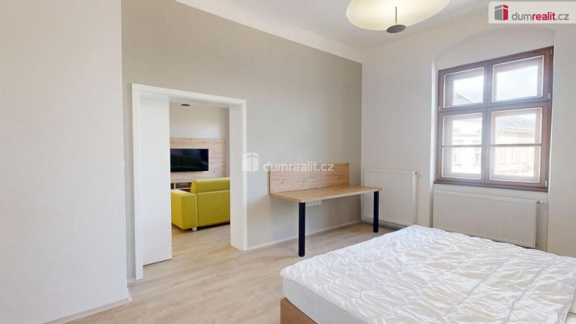 Pronájem bytu 2+kk, Opava - Město, Dolní náměstí, 95 m2