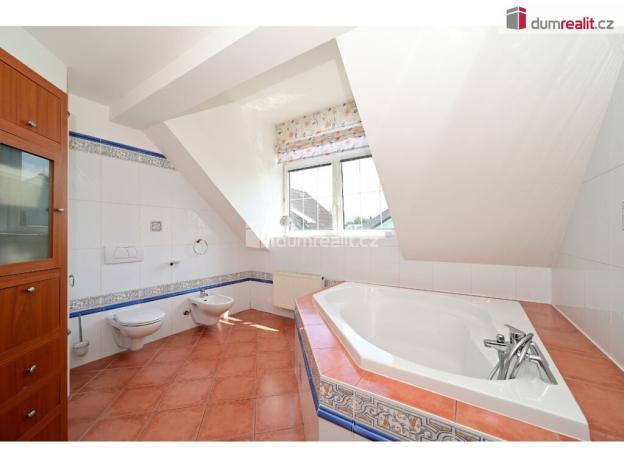 Prodej rodinného domu, Šestajovice, Ve Skále, 248 m2