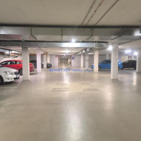 Prodej garážového stání, Hradec Králové - Pražské Předměstí, Haškova, 16 m2