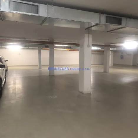 Prodej garážového stání, Hradec Králové - Pražské Předměstí, Haškova, 16 m2
