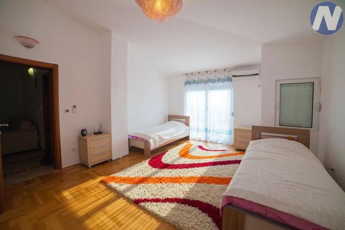 Prodej vily, Bar, Černá Hora, 250 m2