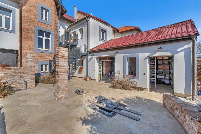 Prodej rodinného domu, Velim, Palackého, 270 m2