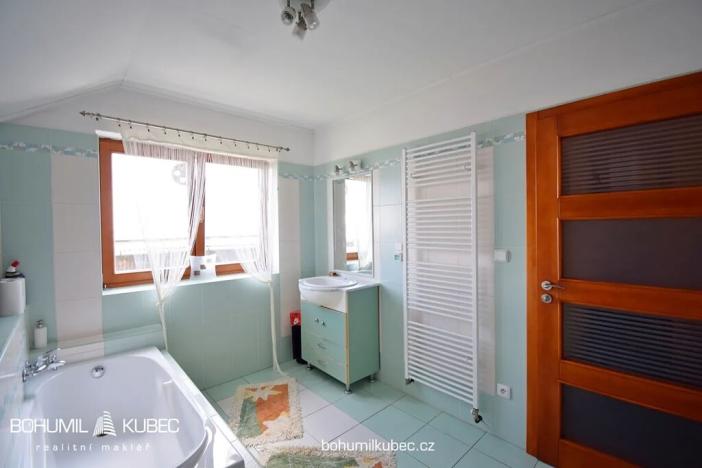 Prodej podílu rodinného domu, Planá nad Lužnicí, U Dubu, 234 m2