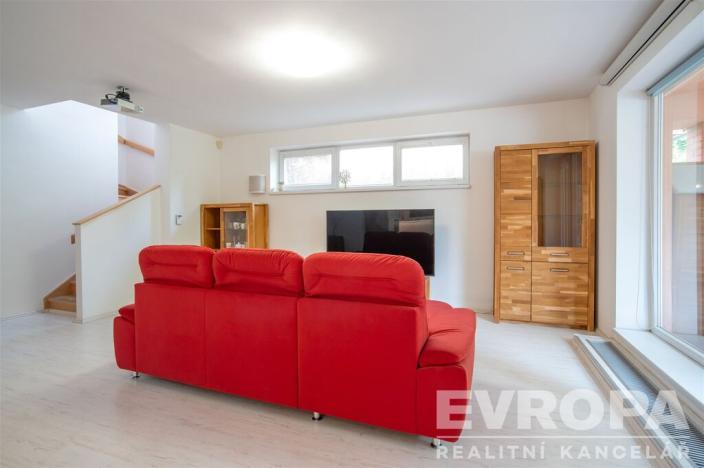 Prodej rodinného domu, Praha - Řeporyje, Dělená, 155 m2