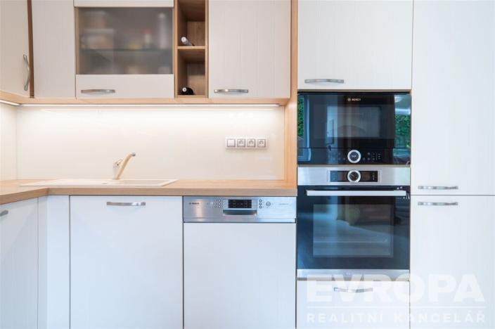 Prodej rodinného domu, Praha - Řeporyje, Dělená, 155 m2