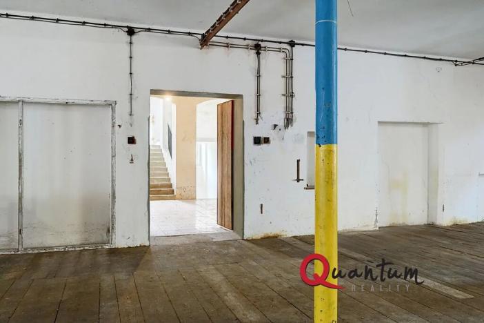 Prodej obchodního prostoru, Janská, 4600 m2