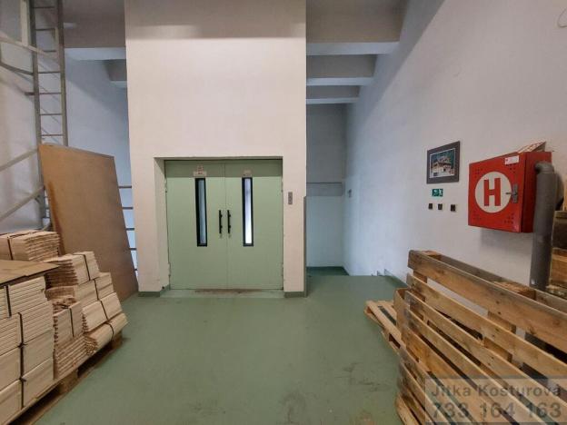 Pronájem skladu, Krnov - Pod Bezručovým vrchem, Albrechtická, 288 m2