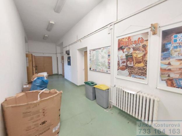 Pronájem skladu, Krnov - Pod Bezručovým vrchem, Albrechtická, 288 m2