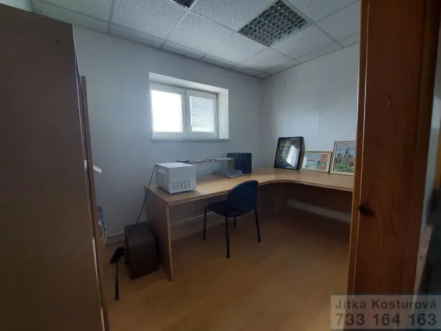 Pronájem skladu, Krnov - Pod Bezručovým vrchem, Albrechtická, 288 m2