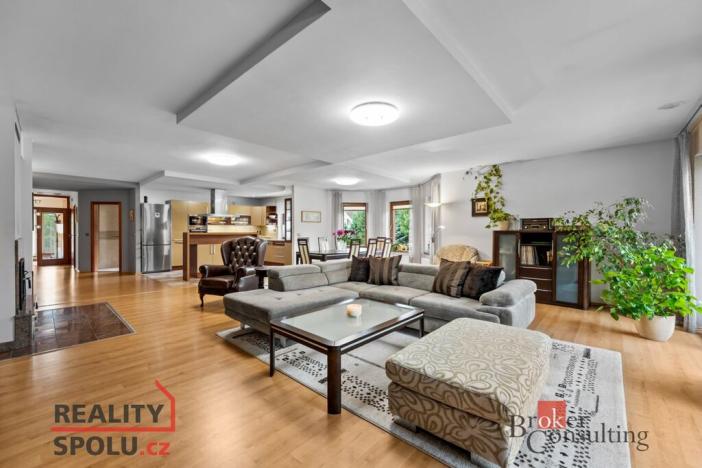 Prodej rodinného domu, Mokrovousy, 221 m2