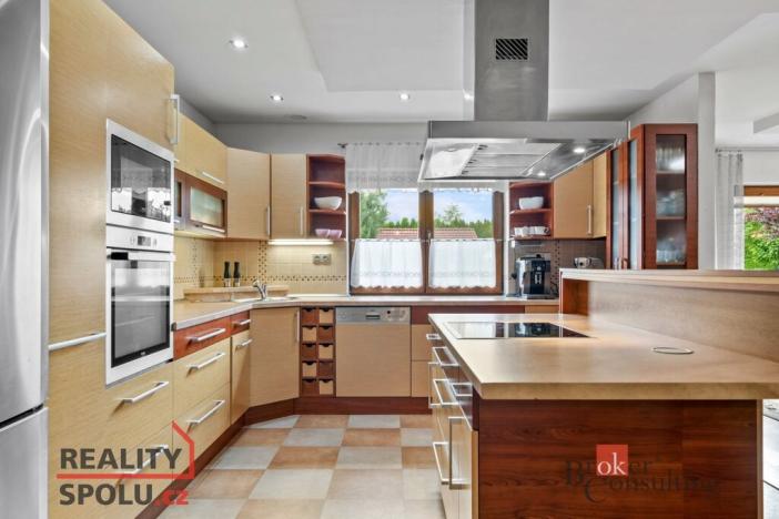 Prodej rodinného domu, Mokrovousy, 221 m2