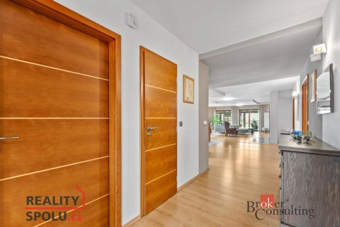 Prodej rodinného domu, Mokrovousy, 221 m2