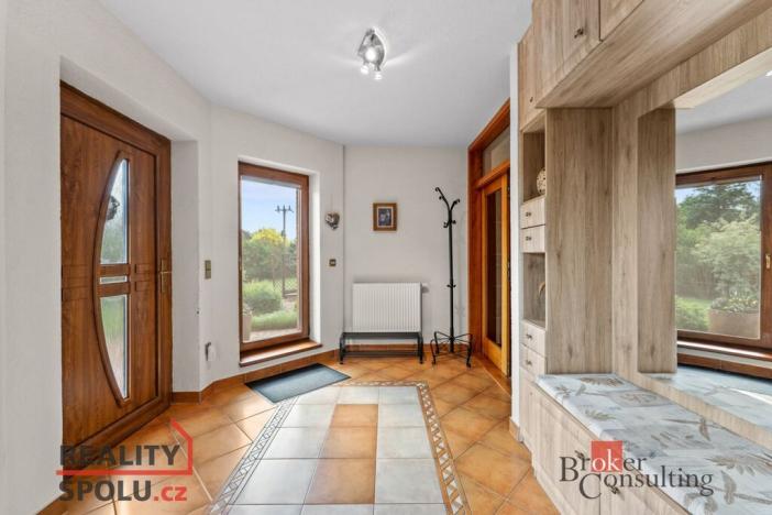 Prodej rodinného domu, Mokrovousy, 221 m2