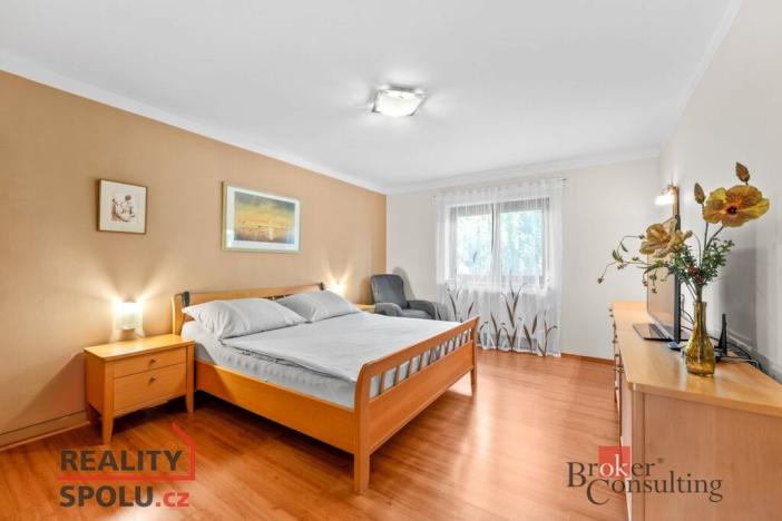 Prodej rodinného domu, Mokrovousy, 221 m2