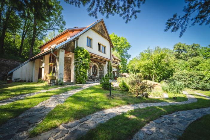 Prodej rodinného domu, Chrášťany - Černíkovice, 240 m2