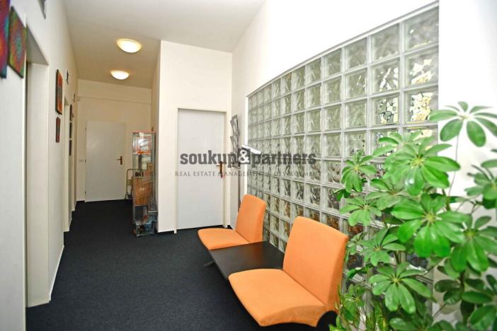 Pronájem kanceláře, Praha - Karlín, Pobřežní, 125 m2