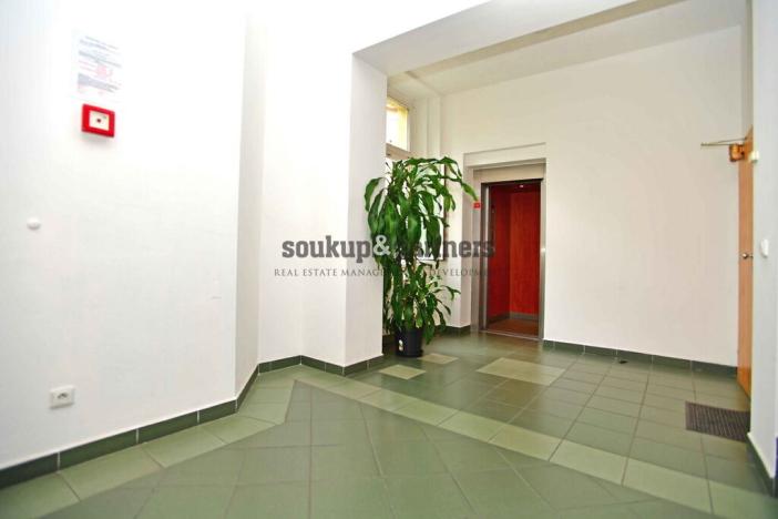 Pronájem kanceláře, Praha - Karlín, Pobřežní, 125 m2