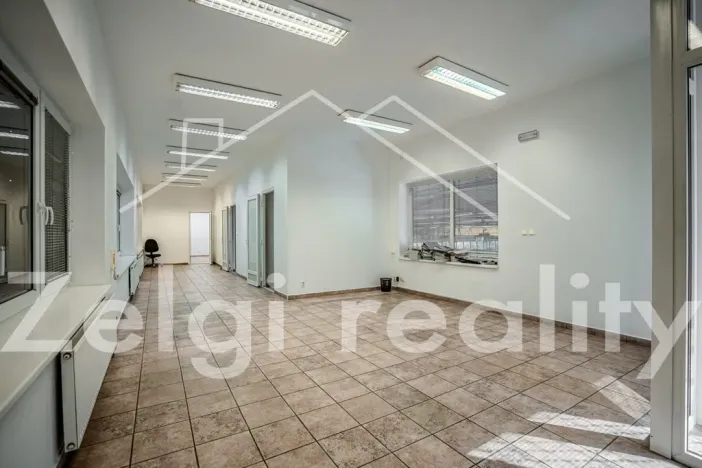 Pronájem skladu, Valtice, Zámek, 1192 m2