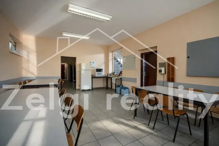 Pronájem skladu, Valtice, Zámek, 1192 m2